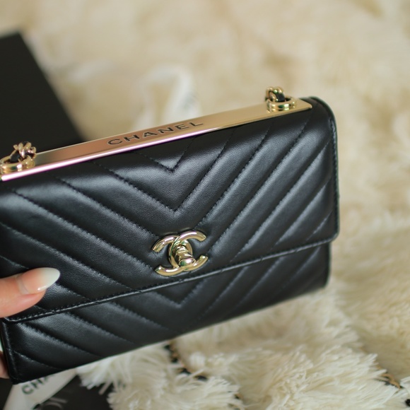 Chanel Trendy CC WOC Chevron Pattern in Black - Picture 2 of 8